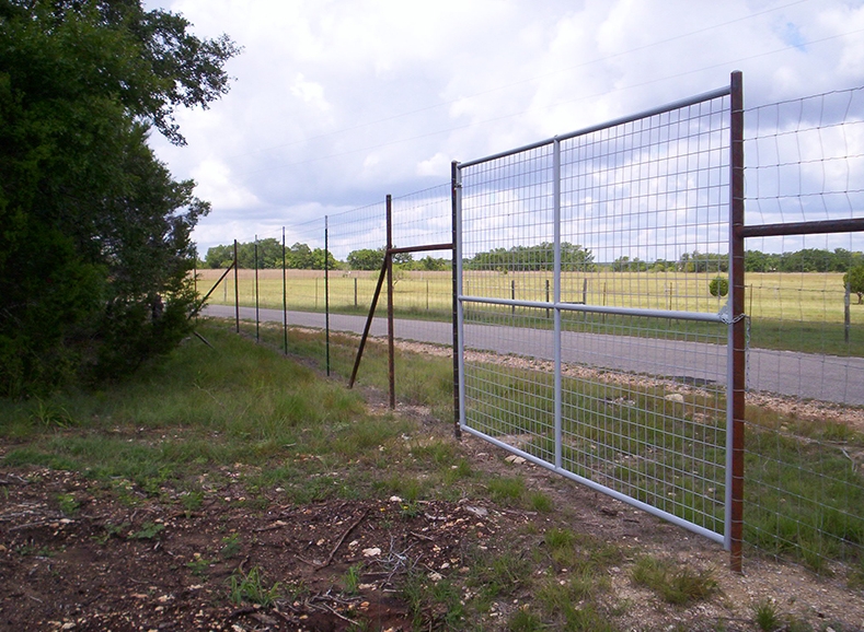 American Fence & Supply Co. 16'X8' GAME GATE